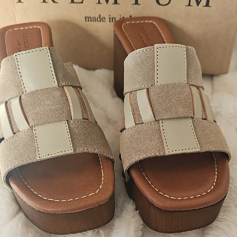 bernie mev. Taupe and Wood Platform Sandals